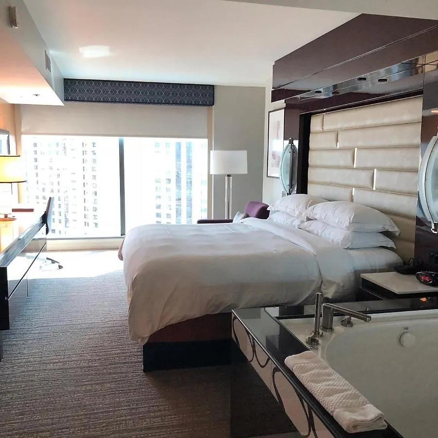 Suites At Elara Las Vegas Strip-No Resort Fees מלון דירות